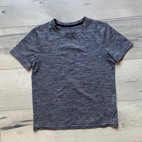 Old Navy Boys Athletic T-shirts. Size Medium (8). Bundle of 3. - Picture 5 of 10